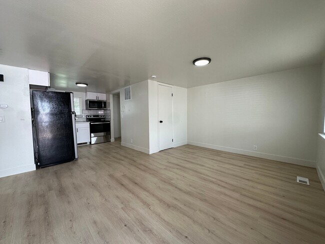 Building Photo - 3440 S 200 E