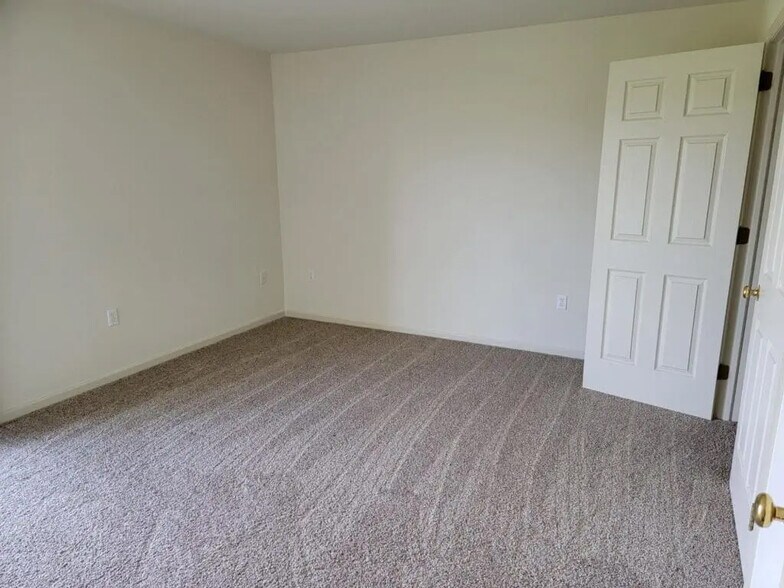 Building Photo - 1355 Martin Ave