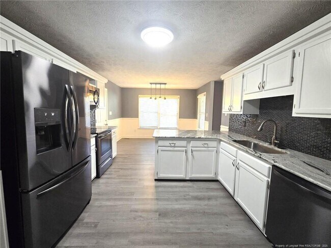 Building Photo - 5544 Bear Creek Cir