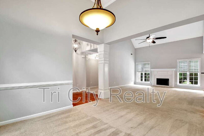 Building Photo - 69 Meadows Creek Ln