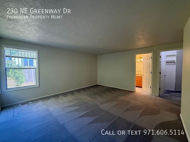 Building Photo - 230 NE Greenway Dr