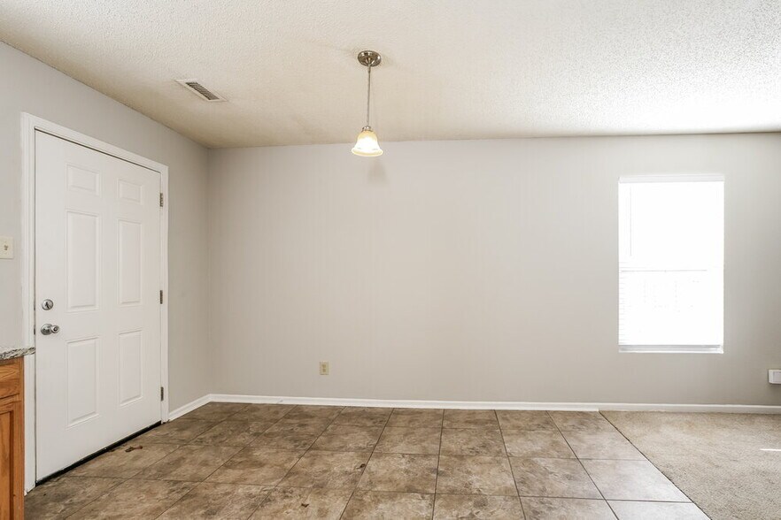 Building Photo - 10860 Wymm Ln