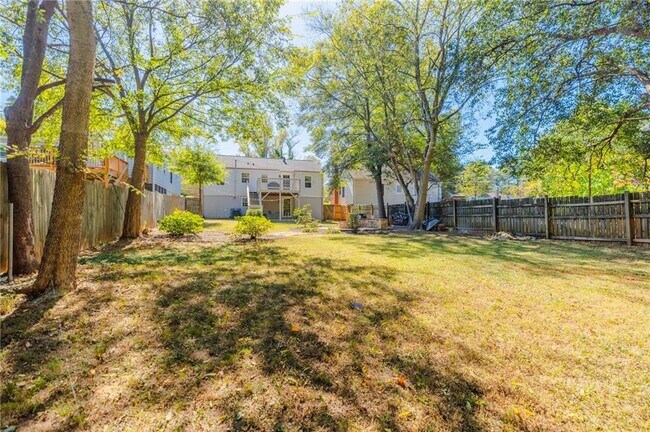 Building Photo - 1131 Winburn Dr