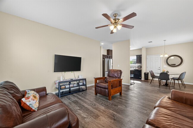 Building Photo - 1009 Niagara St