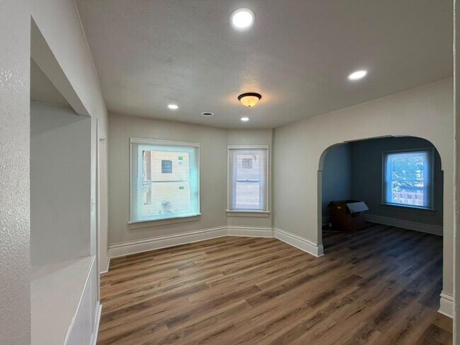 Building Photo - 3356 N Buffum St