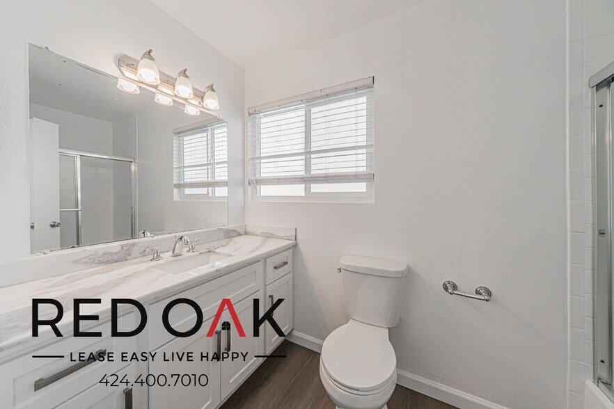 Building Photo - 619 N Kingsley Dr