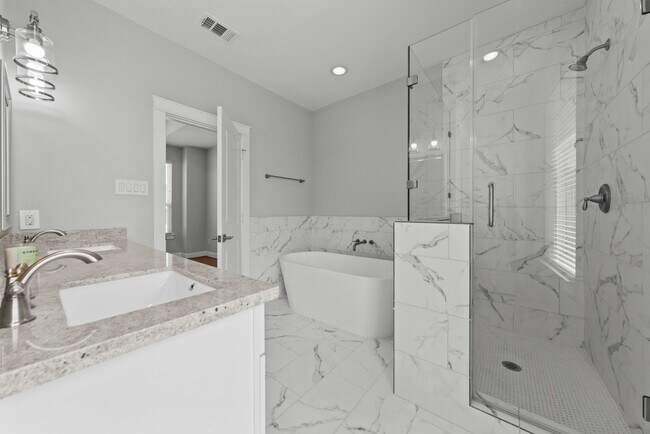 Building Photo - 623 Link Rd