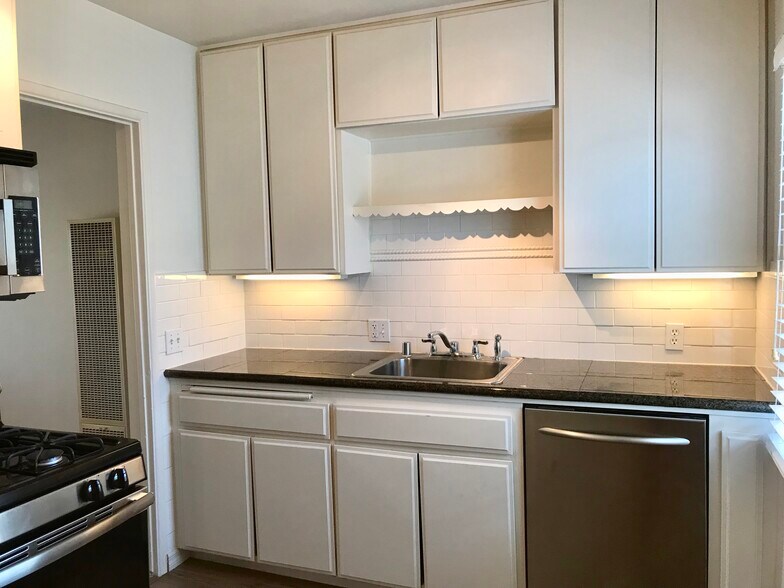 Building Photo - 4256 Noyes St