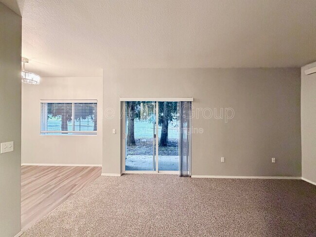 Building Photo - 10020 SW 125th Ave