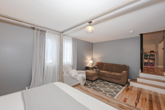 Building Photo - 395 Critchett Rd