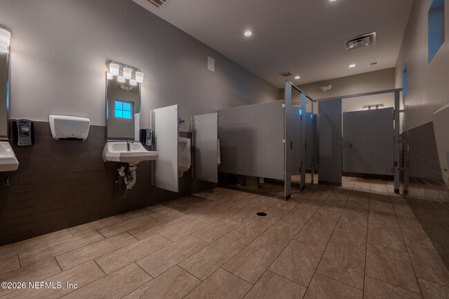 Building Photo - 106 Tidal Bch Ave