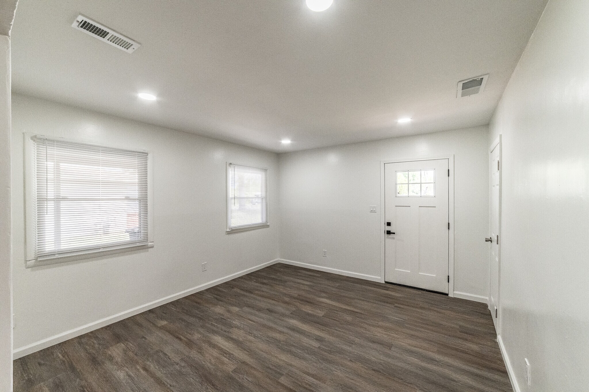 Building Photo - 2239 Norwood Dr NW
