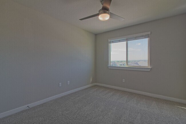 Building Photo - 425 Coda Xing Georgetown, TX 78633