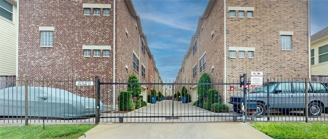 Building Photo - 8749 Bryam St