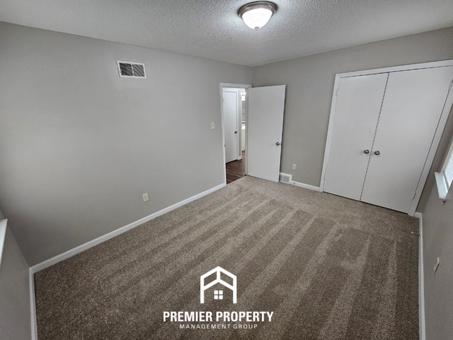 Building Photo - 5740 Fox Bend Ave