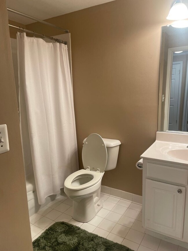 Building Photo - Coming soon! Ground level condo in Lake Heron