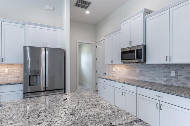 Building Photo - 9445 Galaxie Cir