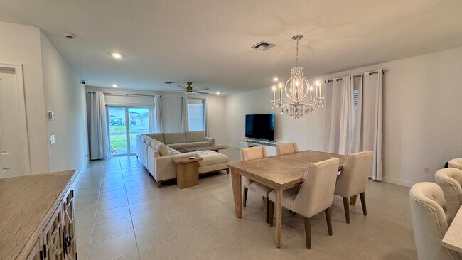 Building Photo - 6371 Windwood Wy