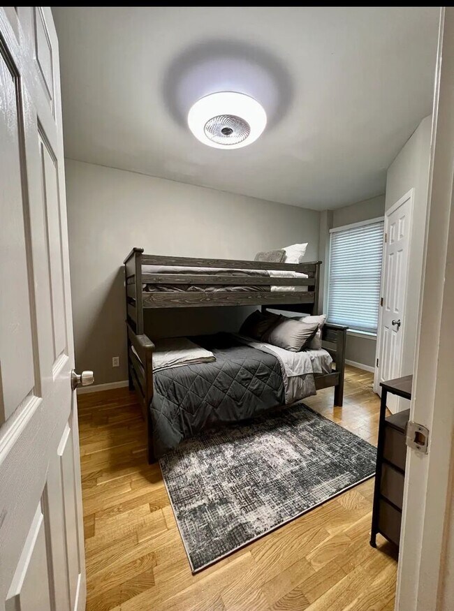 Building Photo - 1001 Mississippi St