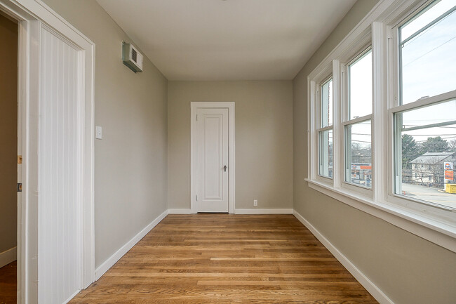 Front Bedroom - 1869 Perrott Ave