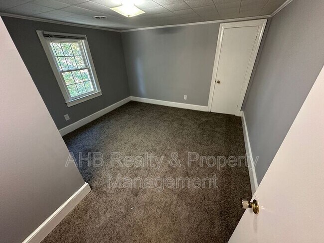 Building Photo - 528 Baldwin Rd