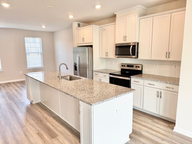 Building Photo - STAFFORD - CENTRAL LOCATION NEAR QUANTICO/...