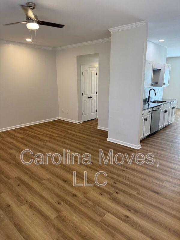 Building Photo - 230 Spring Crossing Cir
