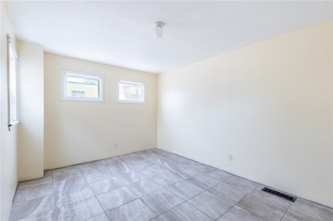 Building Photo - 675 S Clinton Ave