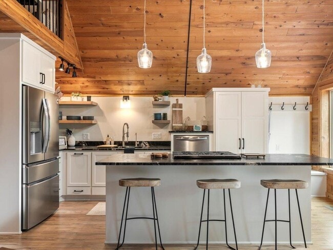 Building Photo - 29929 Aztec Cir