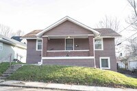 Building Photo - "Charming 2-Bed Home in Indianapolis – Coz...