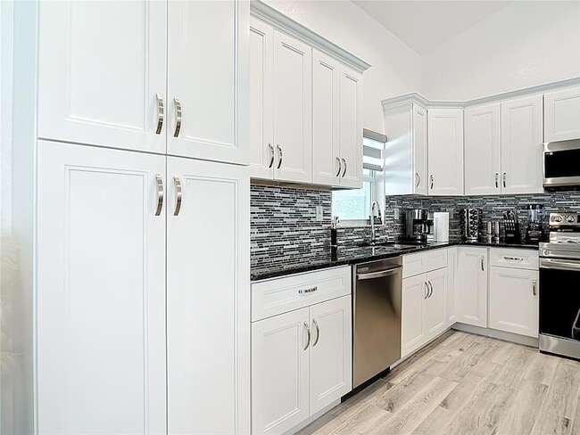 Building Photo - 202 Long Meadow Ln S