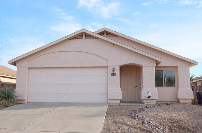 Building Photo - 8042 E Sundew Dr