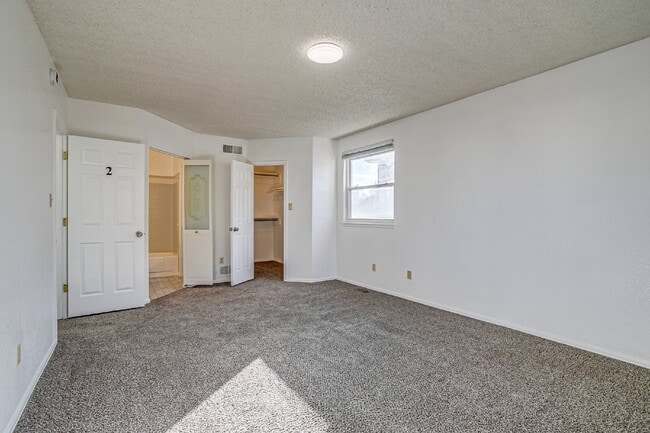 Building Photo - Private Room with a shared bath for Rent in Westminster!!!