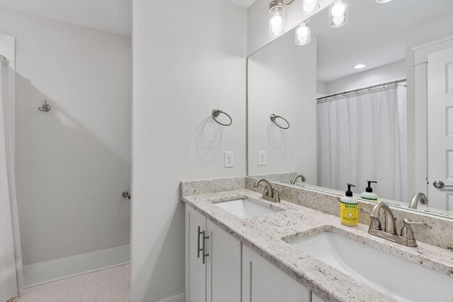 Building Photo - 414B St Francis Ave