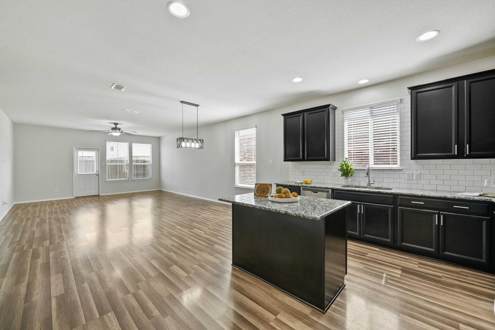 Building Photo - 3104 Montserrat Creek Dr