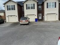 Building Photo - 226 Spg Crk Ave