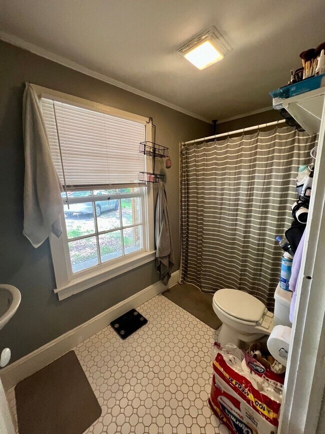 Building Photo - 810 Oconee St