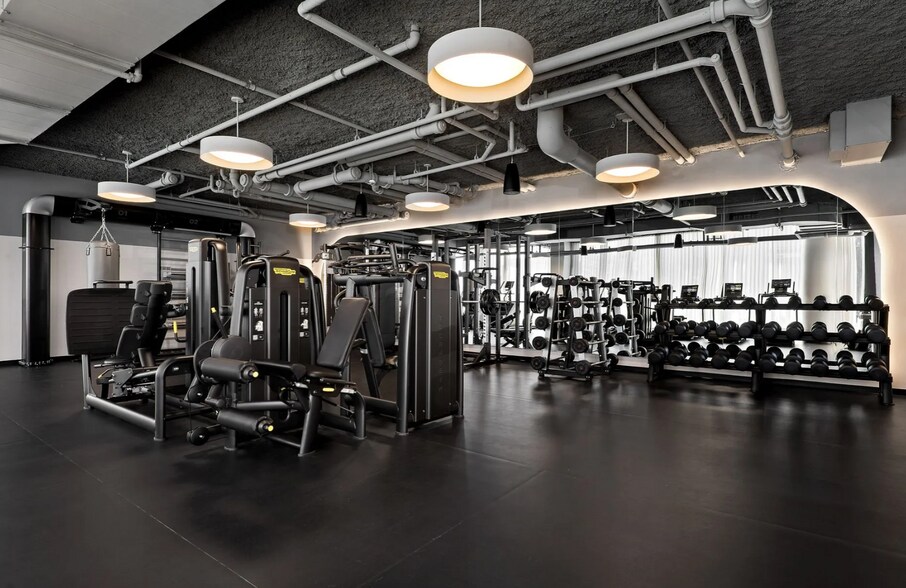 Building Photo - 710 S Seeley St