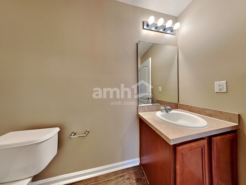 Building Photo - 12618 Wooded Bluff Ct