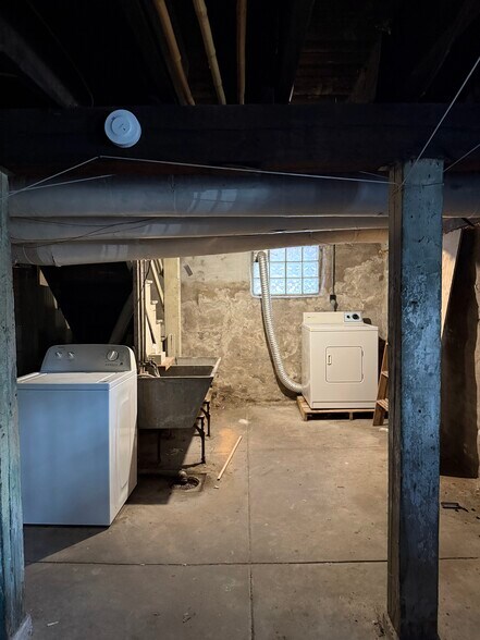 Washer / Dryer - 2707 Ann Ave