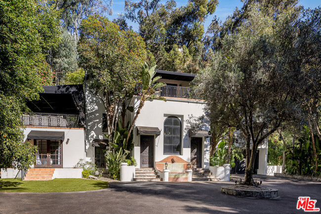 Building Photo - 1930 Laurel Canyon Blvd