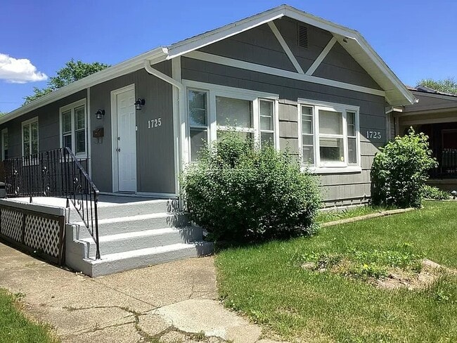Primary Photo - 1725 E Donald St