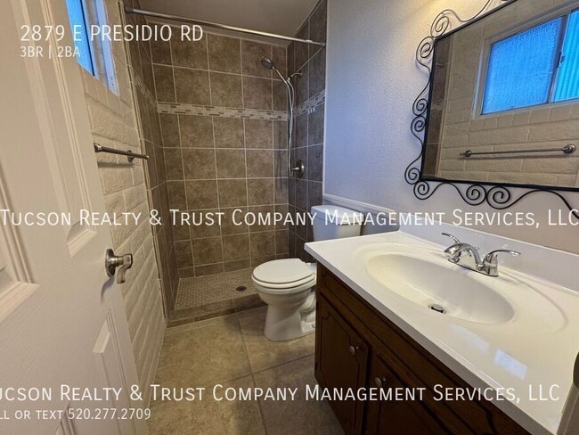 Building Photo - 2879 E Presidio Rd