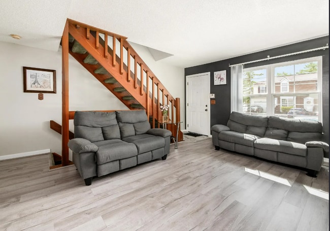 Building Photo - 4862 Stoneybrook Blvd