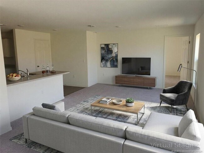 Building Photo - 611 SW McComb Ave