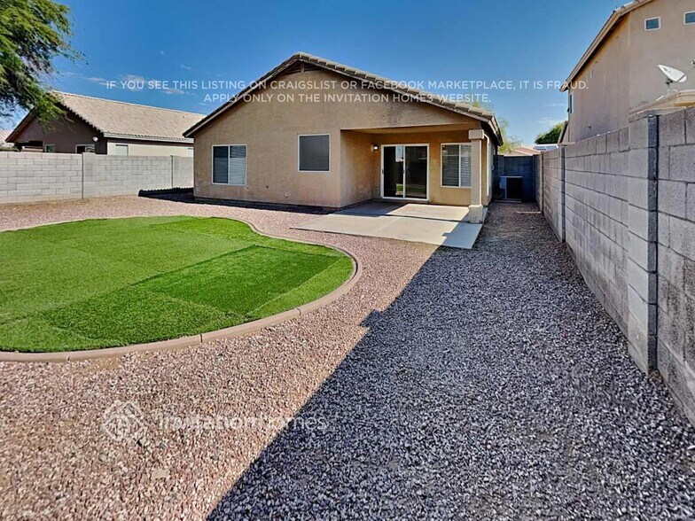 Building Photo - 15417 W Port Royale Ln