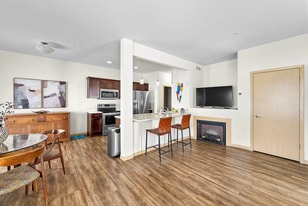 Building Photo - 6062 Driscoll Dr