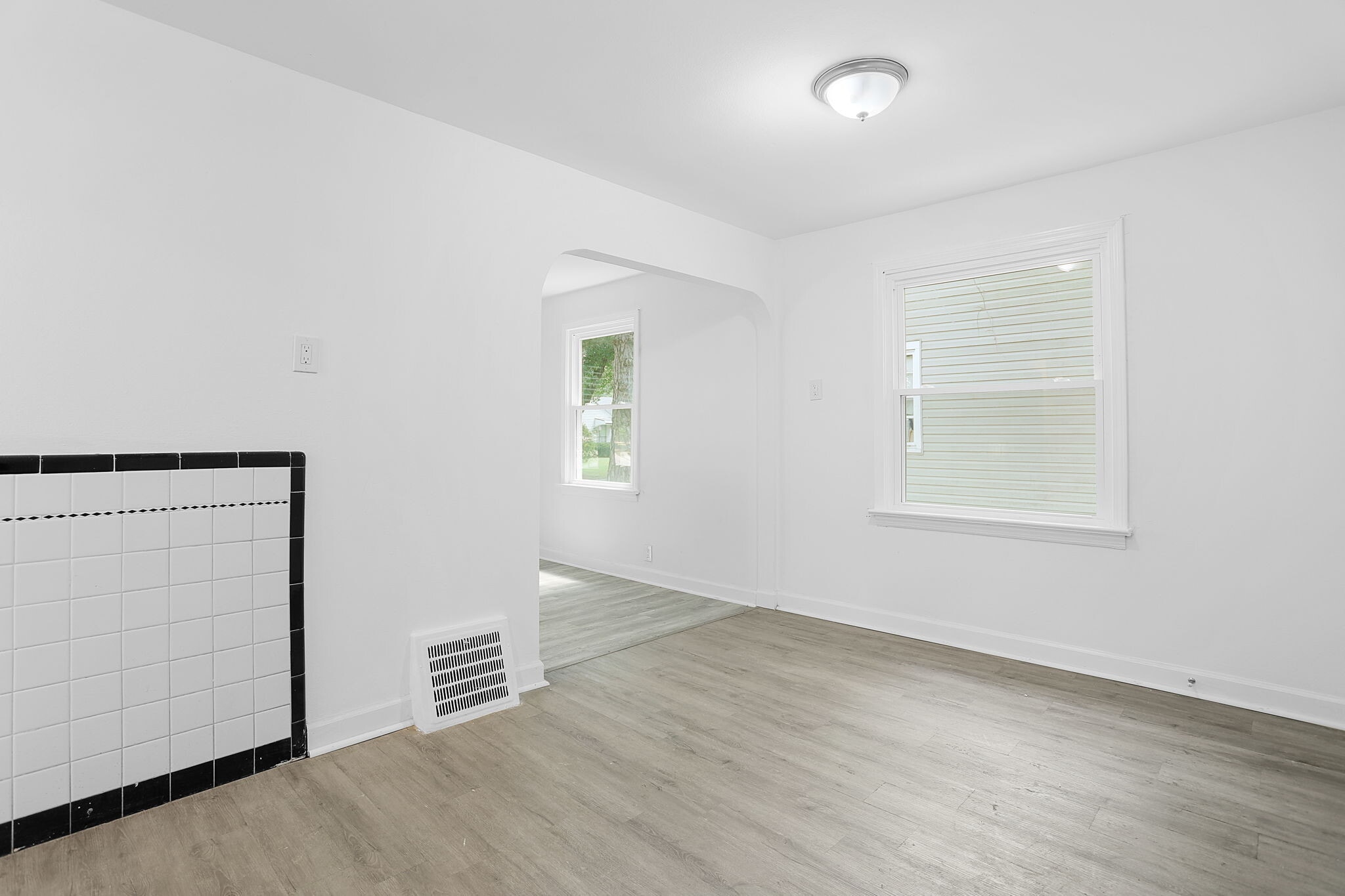 Building Photo - 7552 Mallard Dr