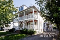 Building Photo - 1609 Lakewood Ave