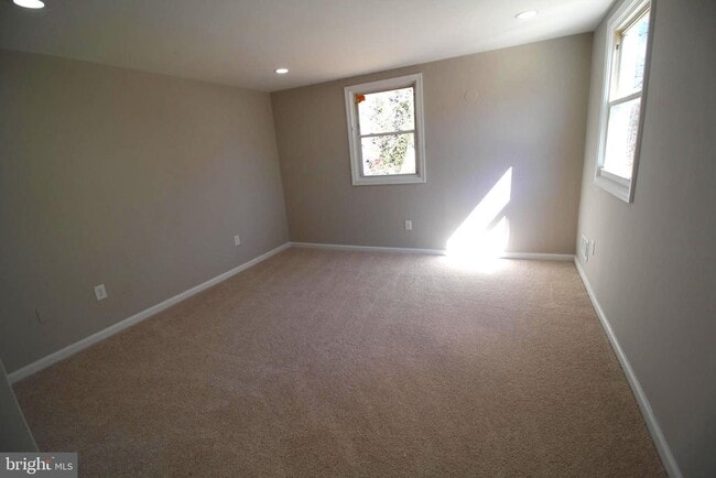 Building Photo - 5522 Addison Rd